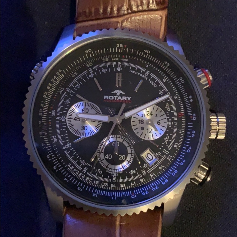 PRE-OWNED men’s watch
